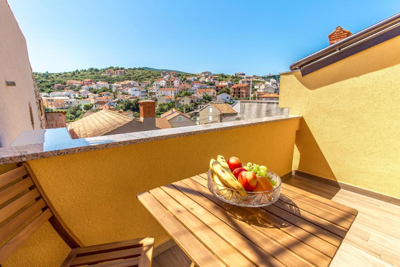 Tin 1 Apartment Vrbnik  Exterior photo