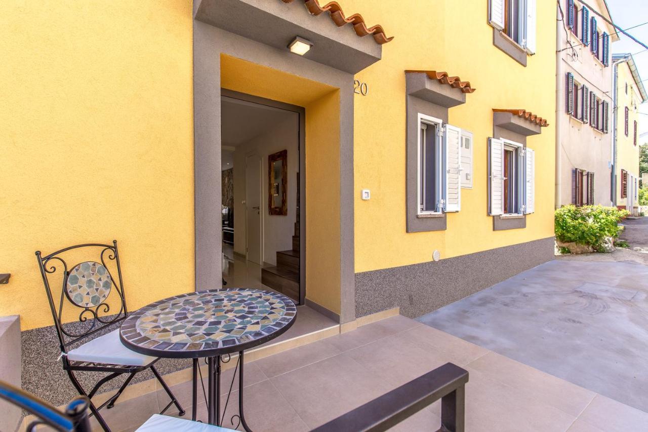 Tin 1 Apartment Vrbnik  Exterior photo