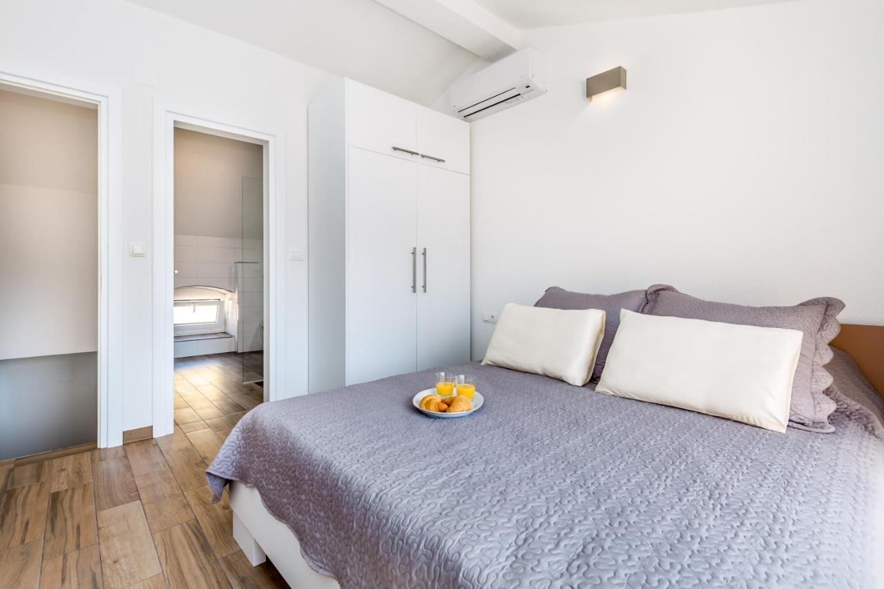 Tin 1 Apartment Vrbnik  Exterior photo